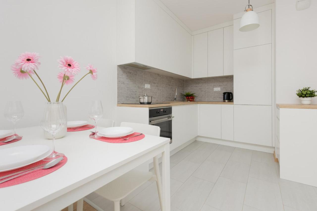 Ulrychow With Parking By Renters Butas Warsaw