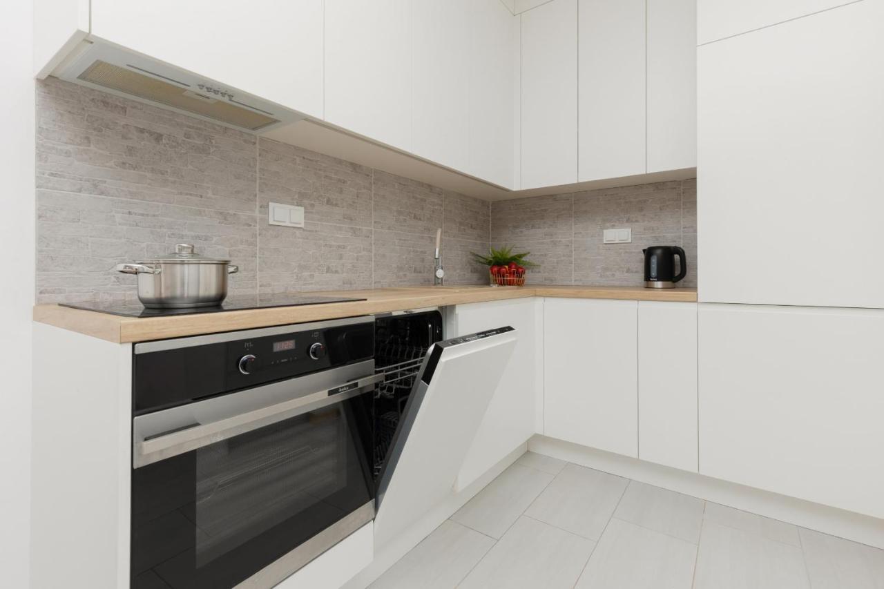 Ulrychow With Parking By Renters Butas Warsaw