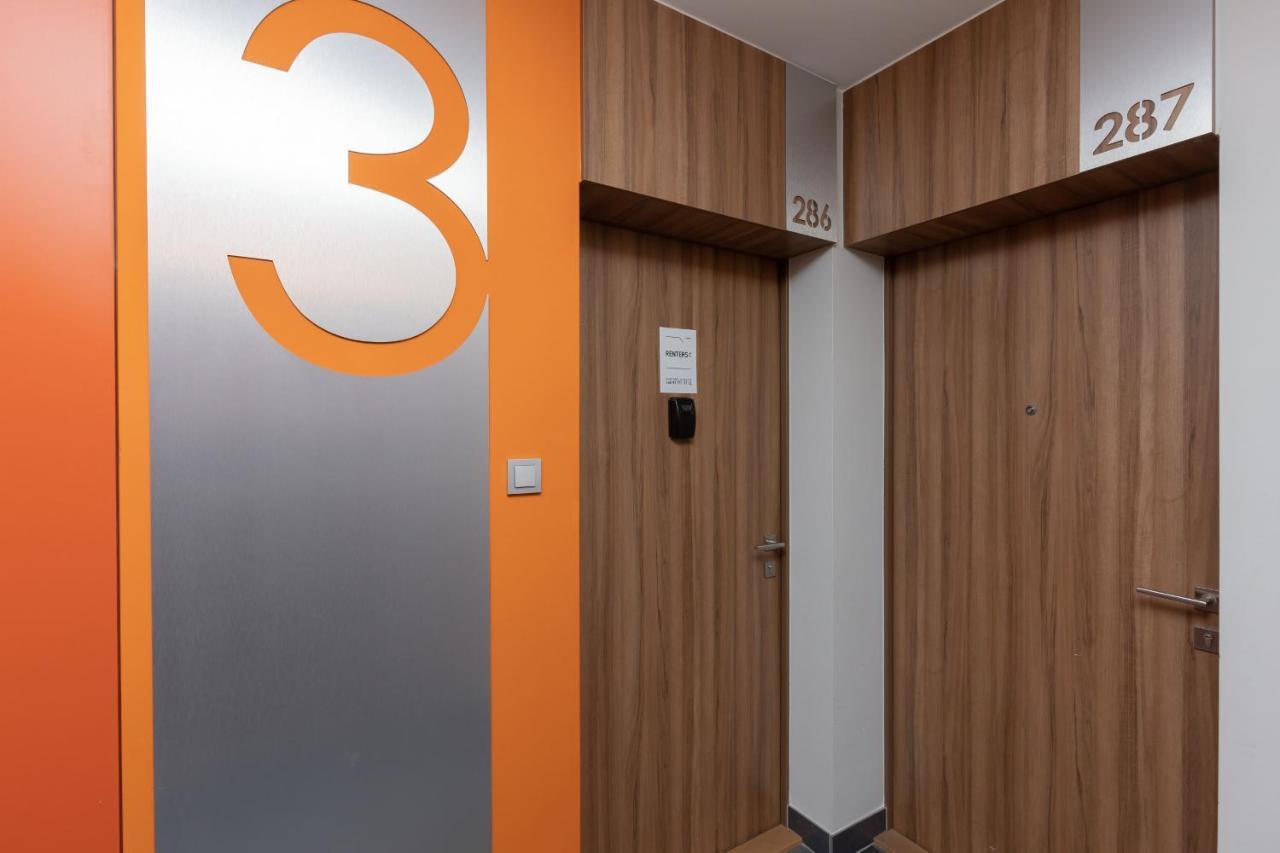 Ulrychow With Parking By Renters Butas Warsaw